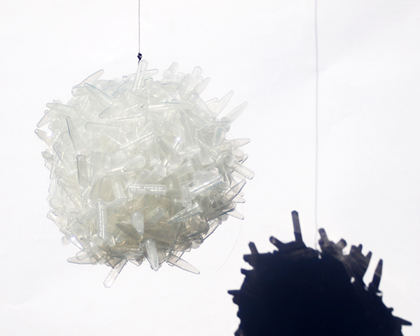 A exposição está no Museu de Microbiologia exposicao-ciencia-e-arte-instituto-butanta