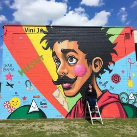 mural de Vini Jr. e Virginia